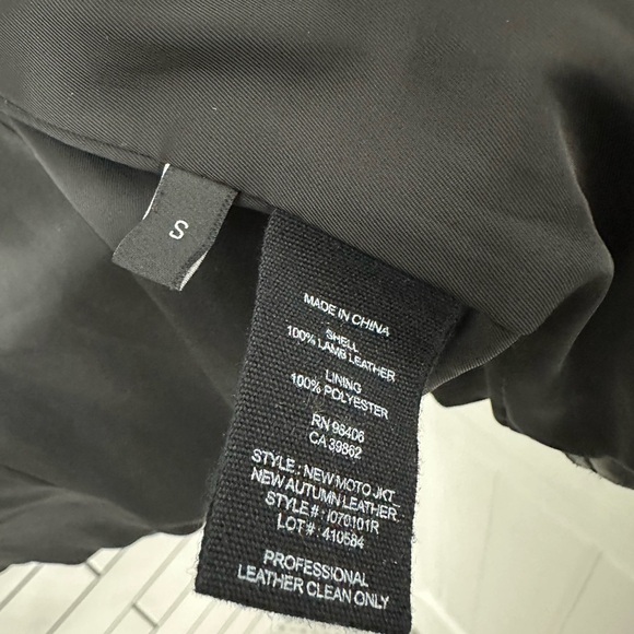 Theory black leather jacket - Picture 3 of 6